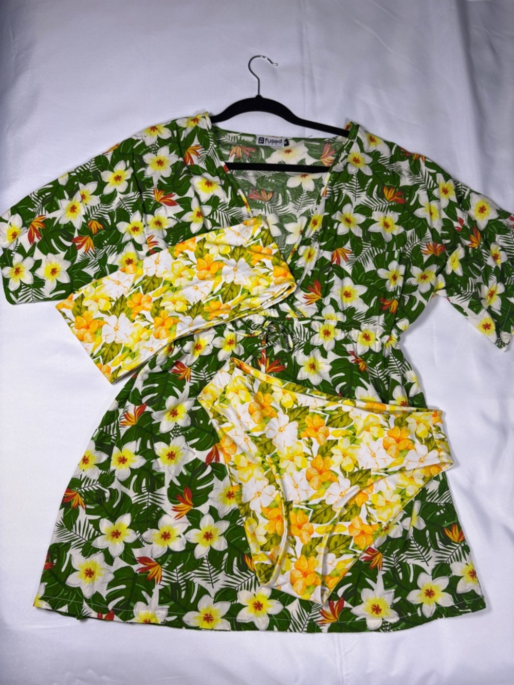 Fused Hawaii medium Puako, high rise, coverup